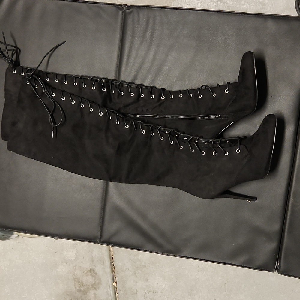 Lace up heeled boots